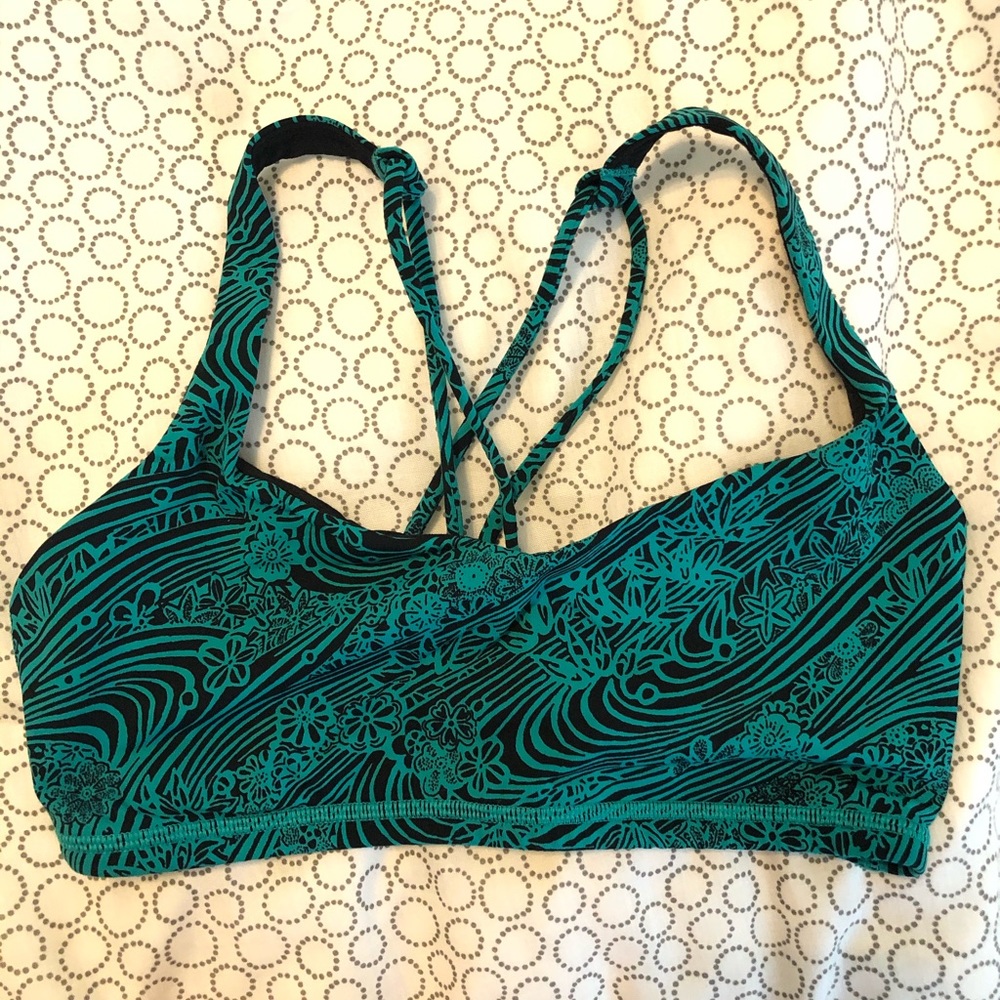Lululemon free to be sports bra